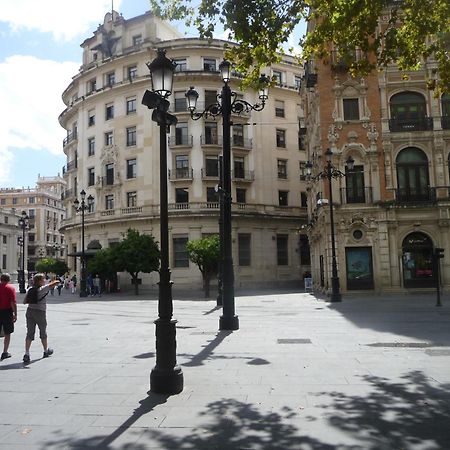 Amplio Apartamento Plaza Nueva Sevilla Eksteriør billede