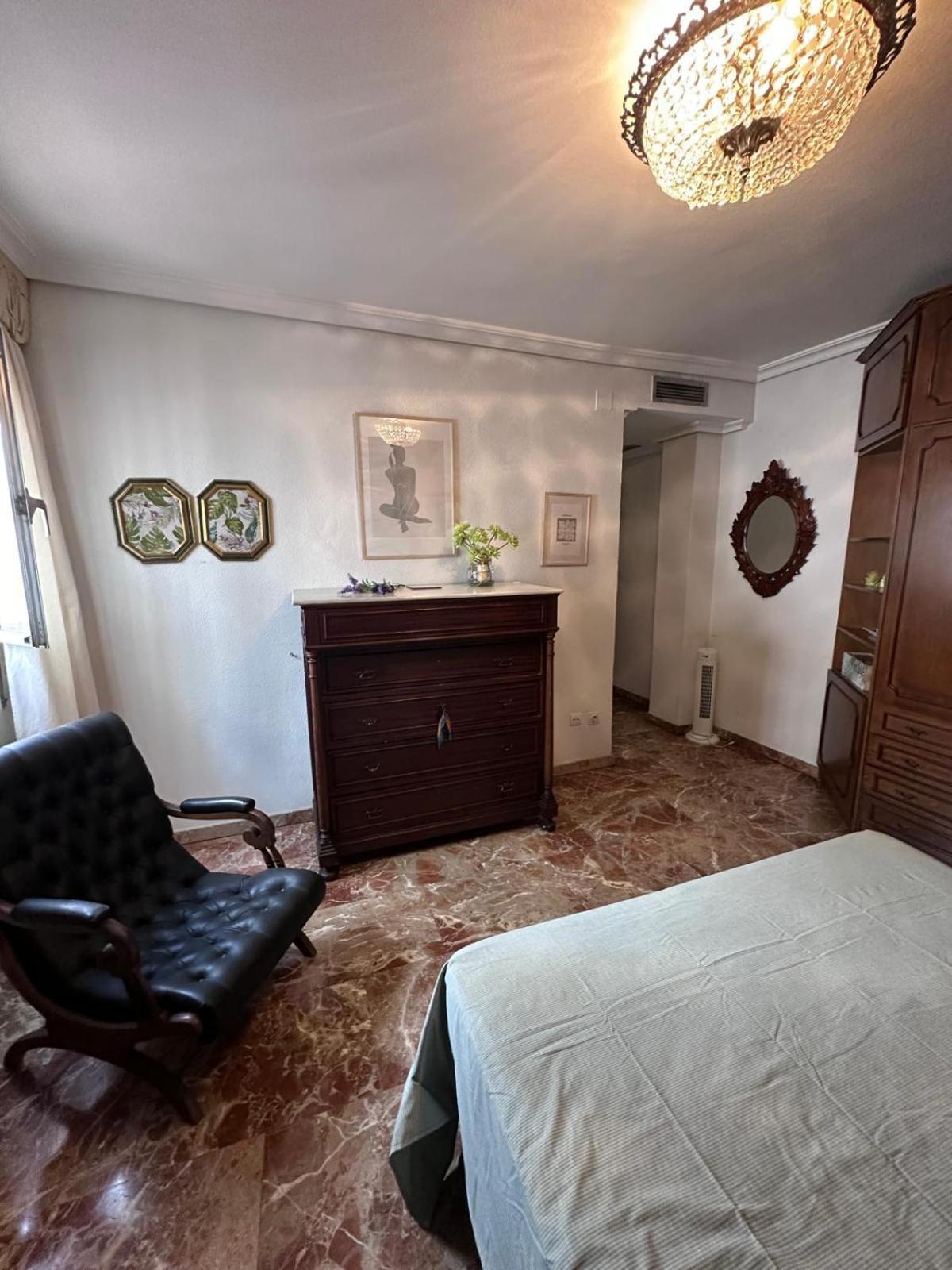 Amplio Apartamento Plaza Nueva Sevilla Eksteriør billede