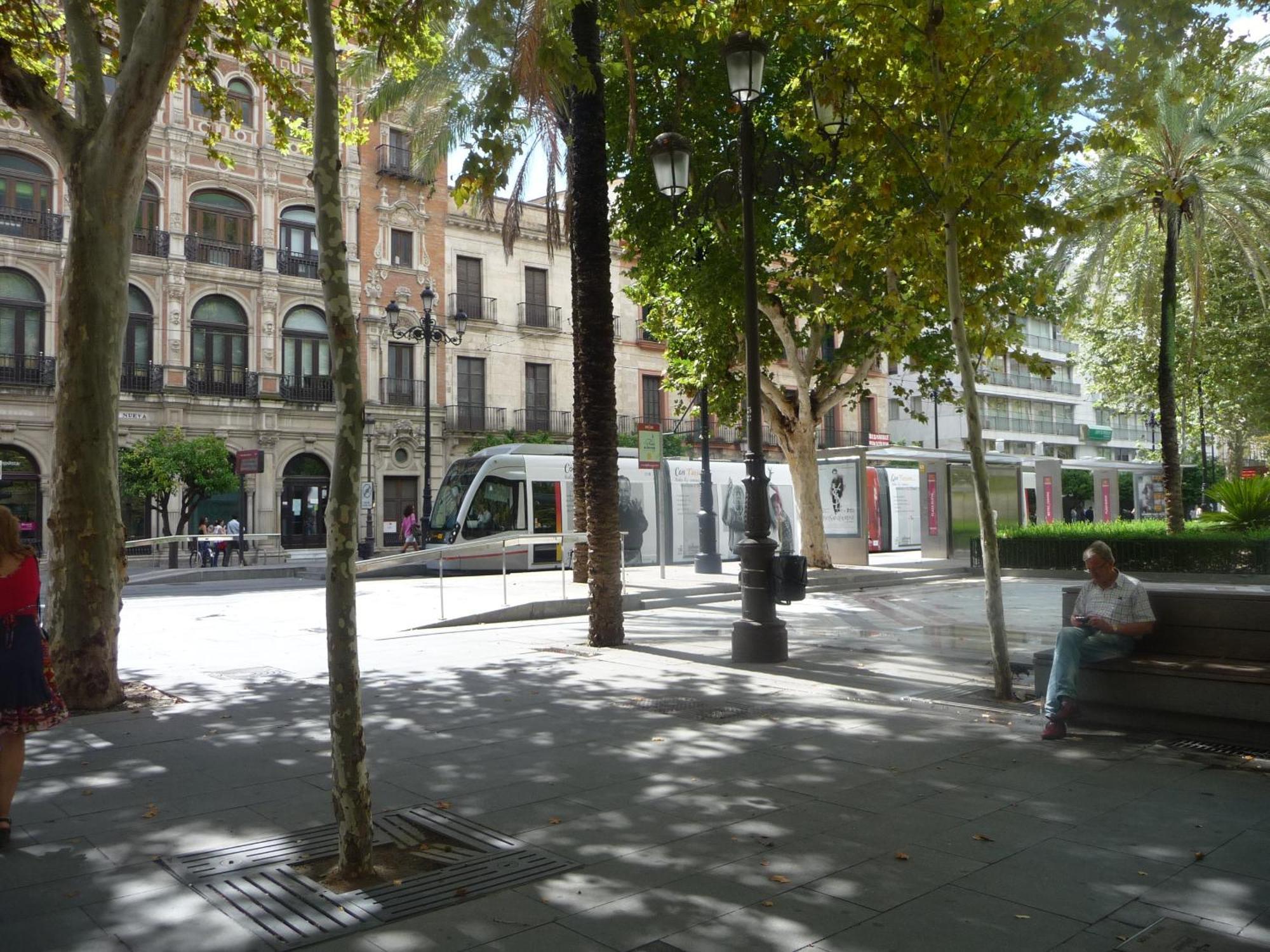 Amplio Apartamento Plaza Nueva Sevilla Eksteriør billede